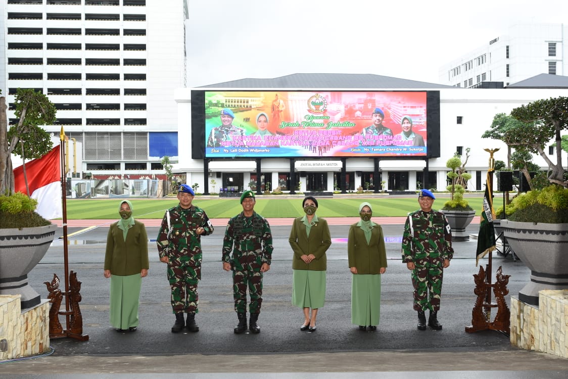 Kasad Pimpin Sertijab Koorsahli Kasad dan Danpuspomad Serta Menerima Laporan Korps Kenaikan Pangkat Delapan Pati TNI AD
