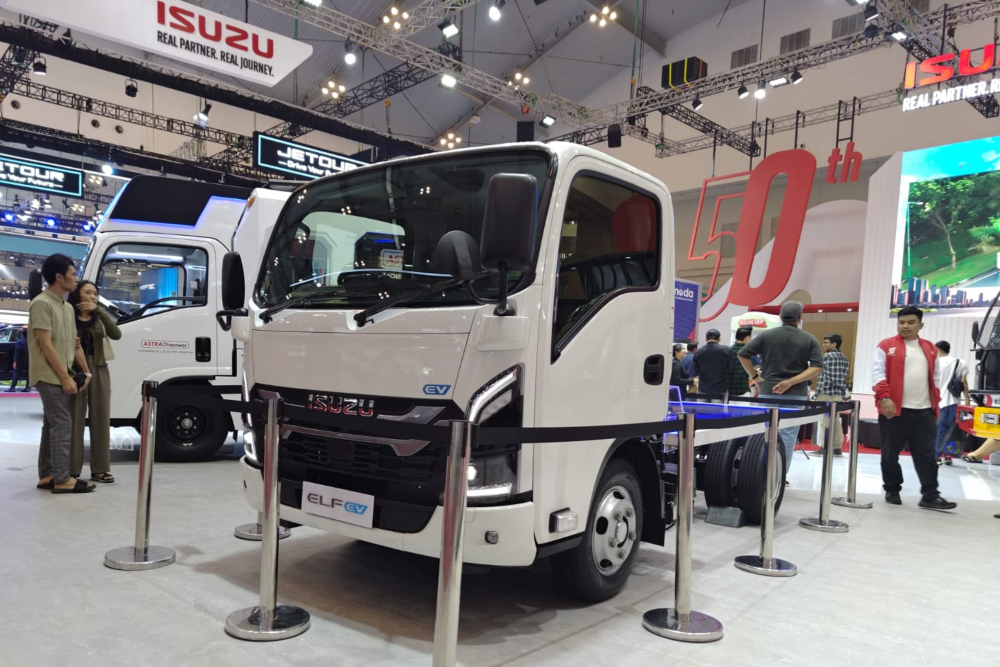 Persaingan Produsen Kendaraan Niaga di Awal 2025: Isuzu, Suzuki, dan Daihatsu Berebut Pasar