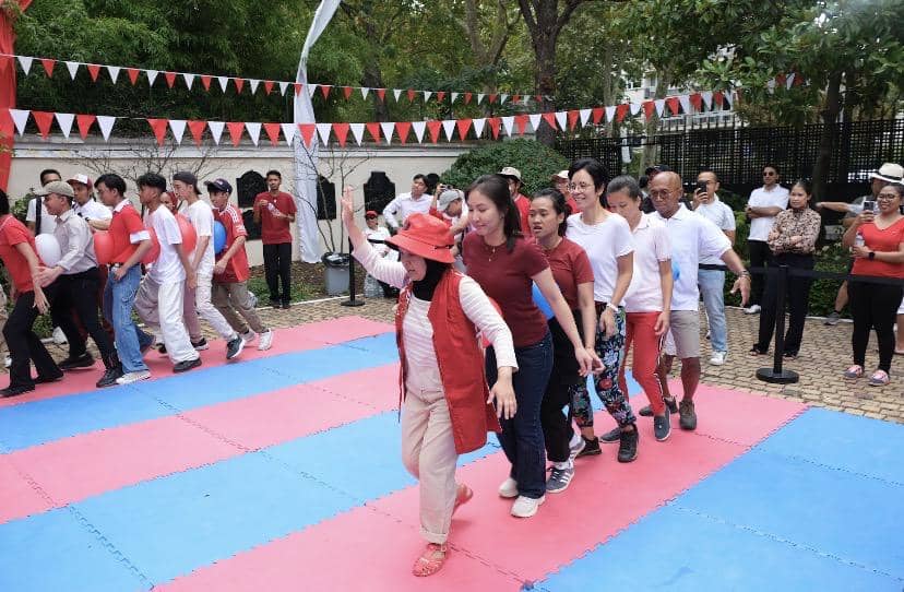 Lomba Makan Kerupuk: Obat Rindu Diaspora di Paris