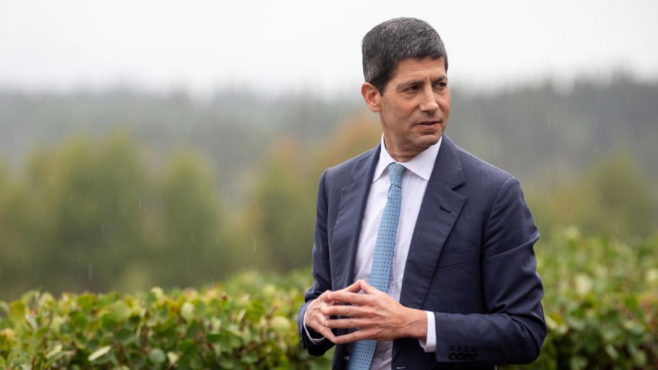 Fed Chairman Kevin Warsh Silent on Rates, Warns Inflation Is a Problem