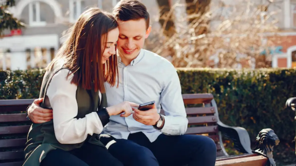 7 tantangan yang kerap ditemui dalam hubungan romantis di era digital menurut psikologi