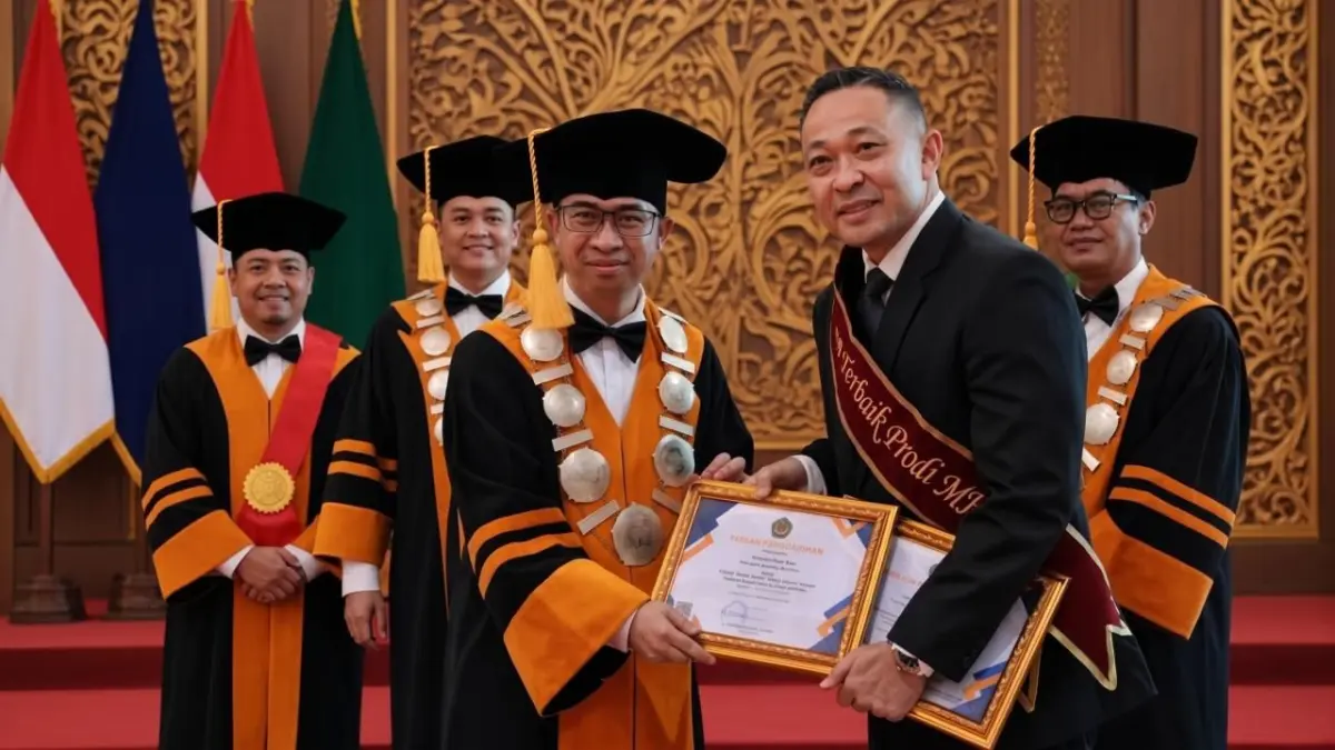 Brigjen TNI Iswan Nusi raih predikat lulusan terbaik magister FISIP Unjani, raih 2 penghargaan