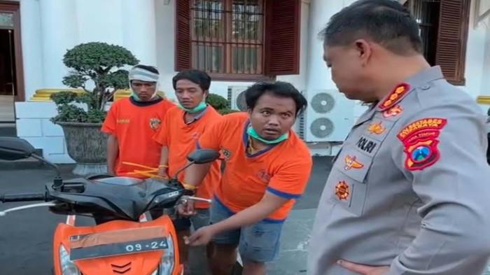 Kelakuan maling motor Surabaya ketiduran di plafon saat kabur, polisi ungkap aksi nekat di 15 lokasi